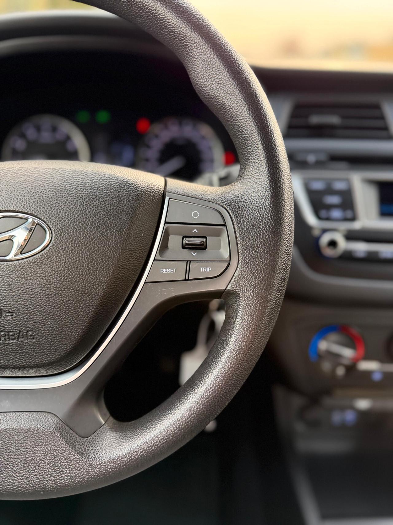 Hyundai i20 1.2 84 CV 5 porte 2016 neopatentati