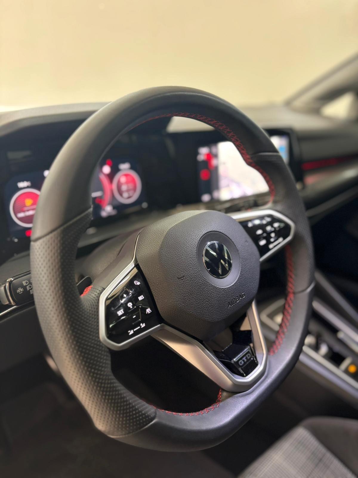 Volkswagen Golf 2.0 TDI DSG GTD