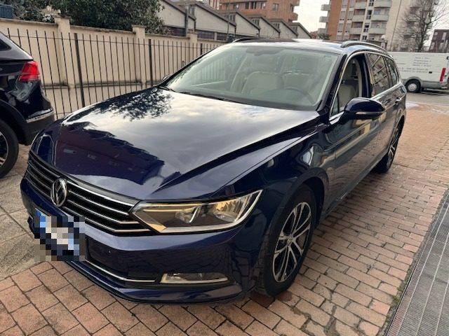 VOLKSWAGEN Passat 2.0 TDI DSG Business BlueMotion Tech