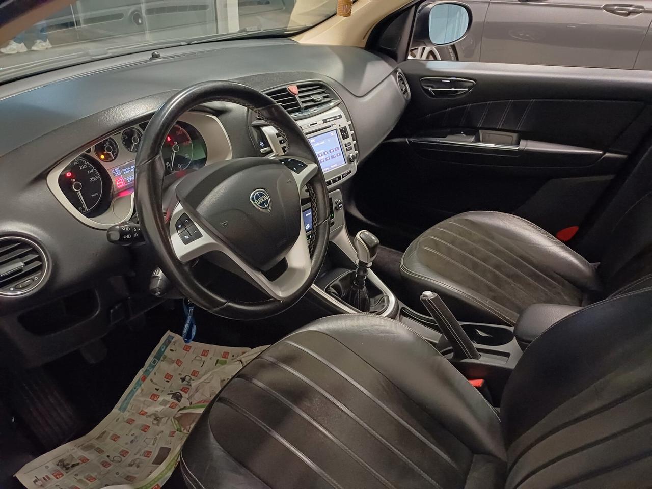Lancia Delta 1.6 MJT DPF Platino TETTO