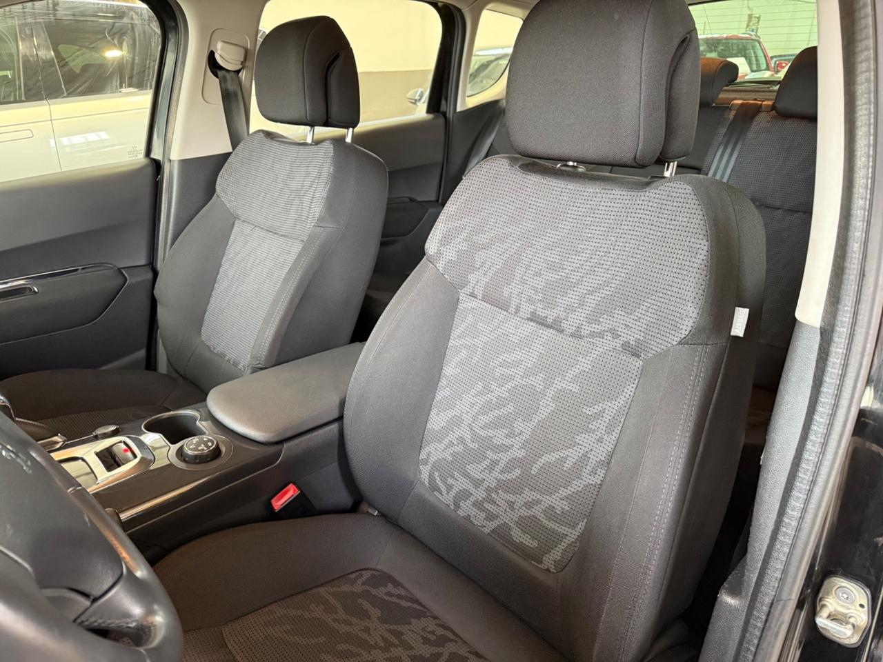 Peugeot 3008 1.6 e-HDi 112CV cambio robotizzato Stop&Start Allure