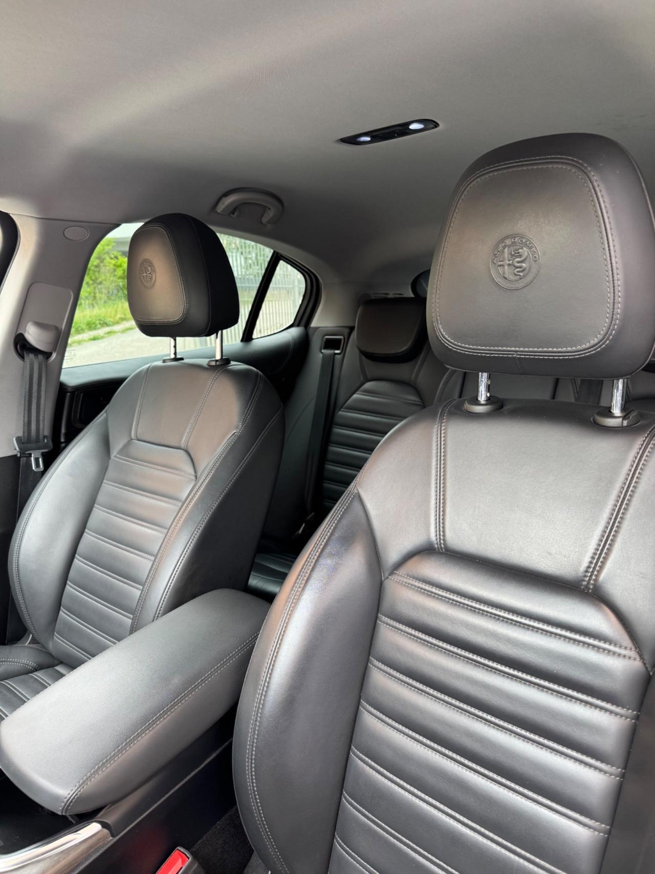 Alfa Romeo Stelvio 2.2 Turbodiesel 210 CV AT8 Q4 Veloce
