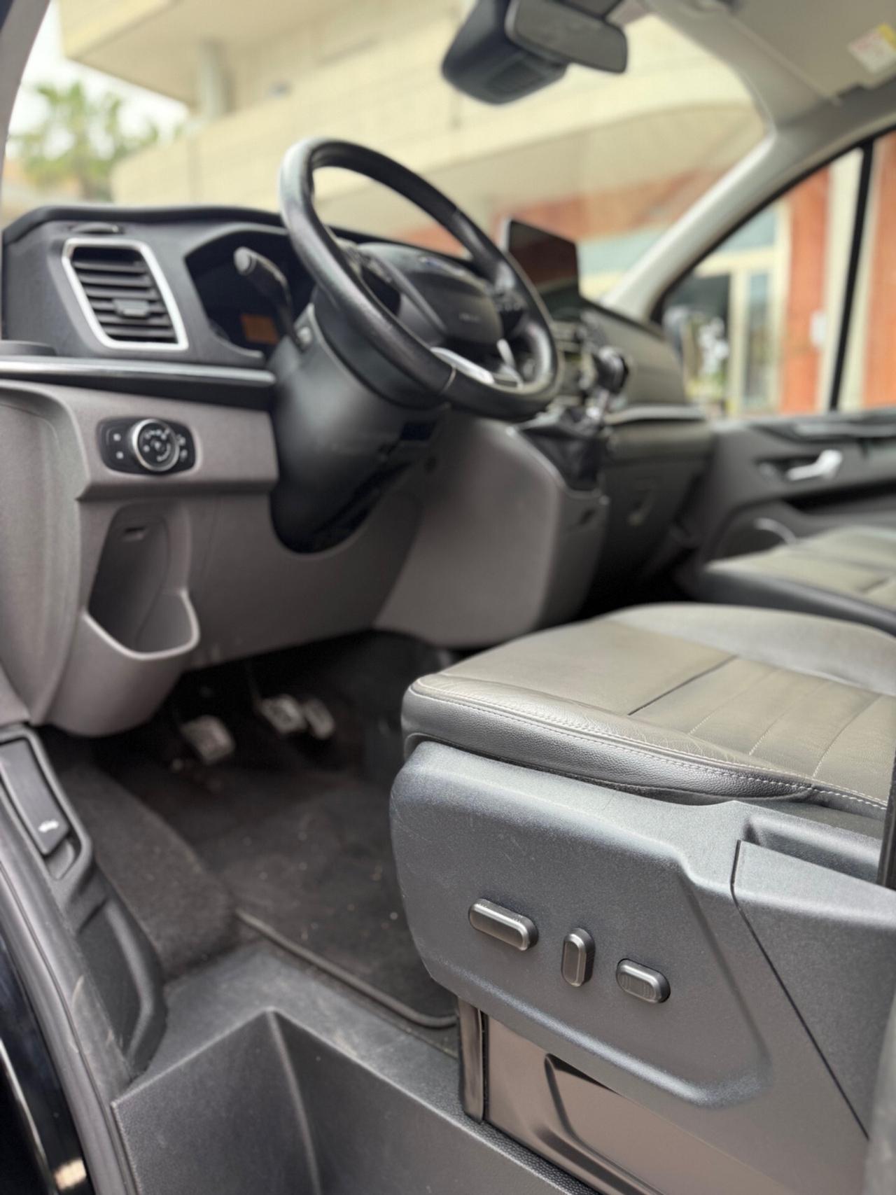 Ford Tourneo Custom 310 2.0 TDCi 170CV PL Titanium