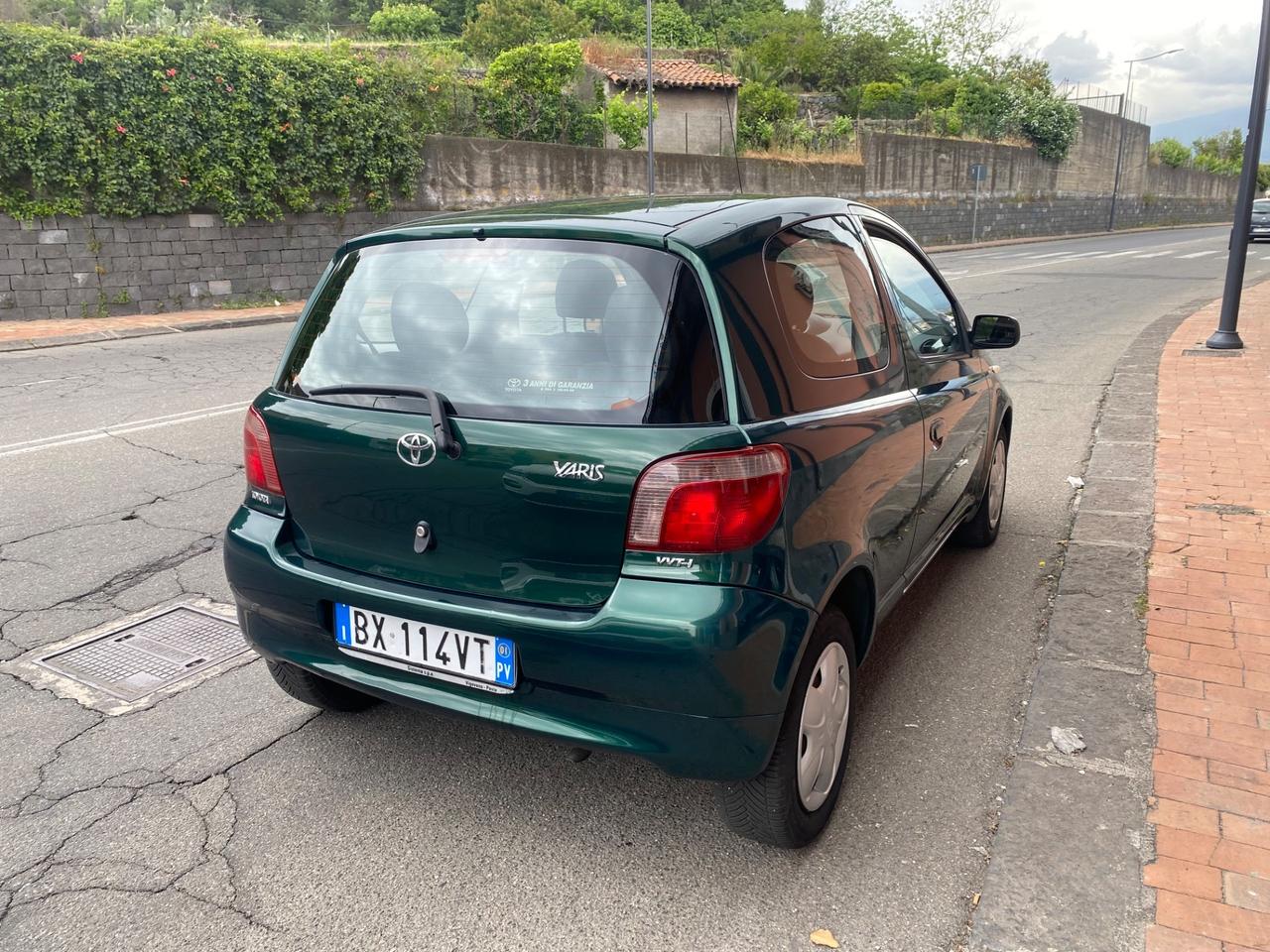 Toyota Yaris 1.0i 16V cat 3 porte Sol