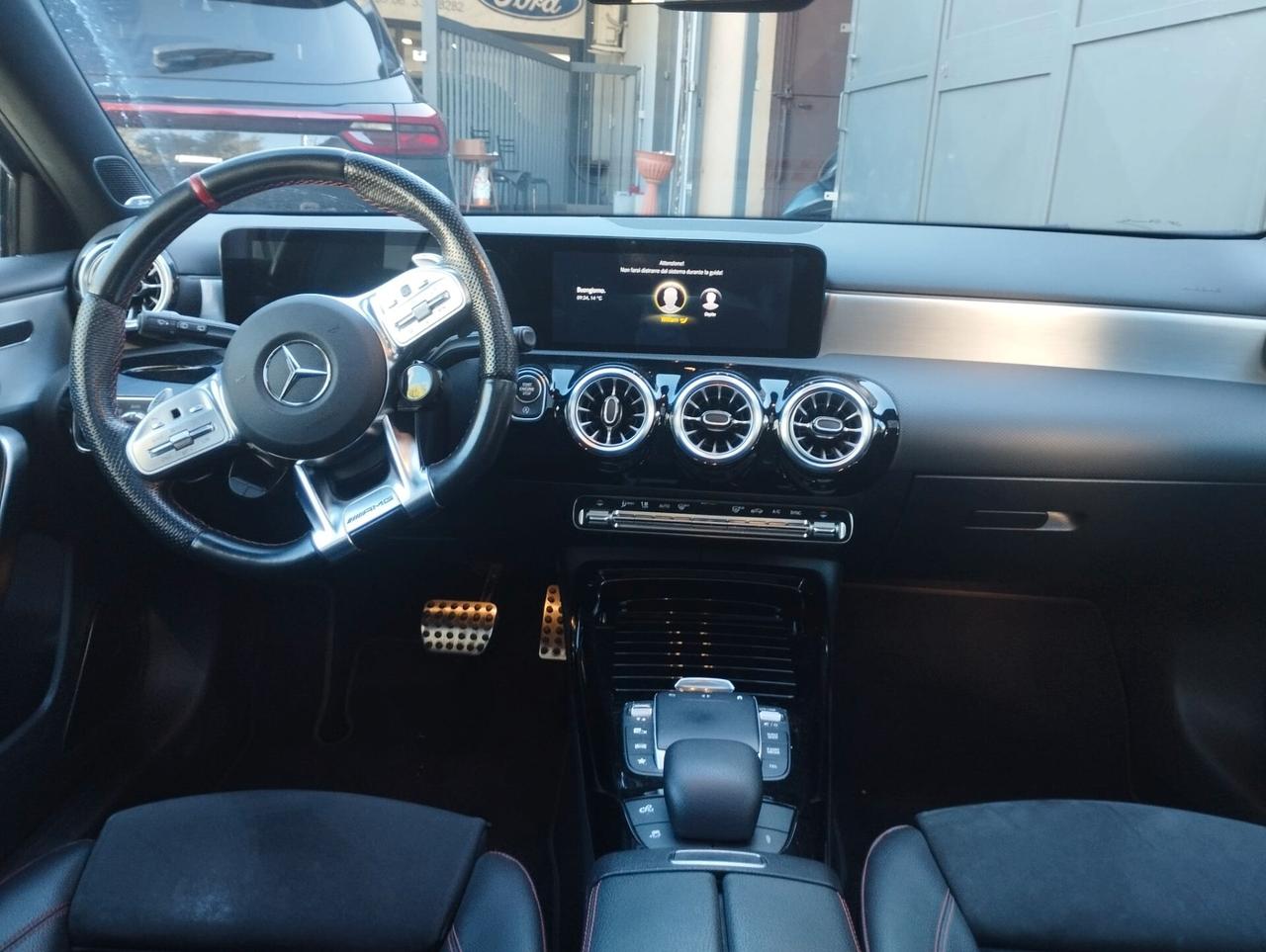 Mercedes-benz A 35 AMG RACE EDITION