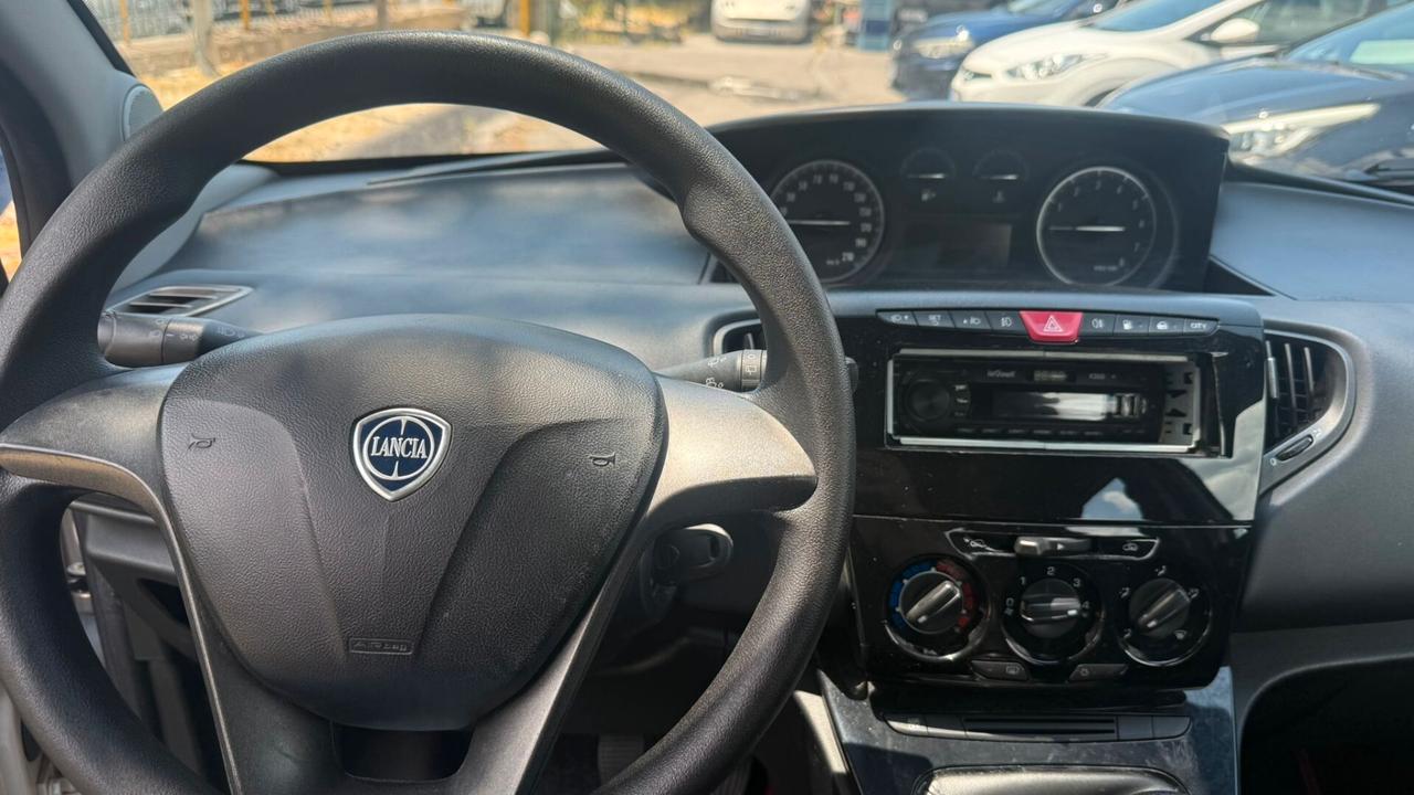 Lancia Ypsilon 1.2 69 CV 5 porte GPL Ecochic Silver