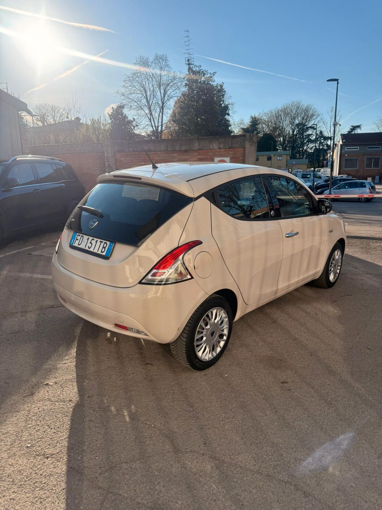 Lancia Ypsilon 1.2 69 CV 5 porte GPL Ecochic Silver