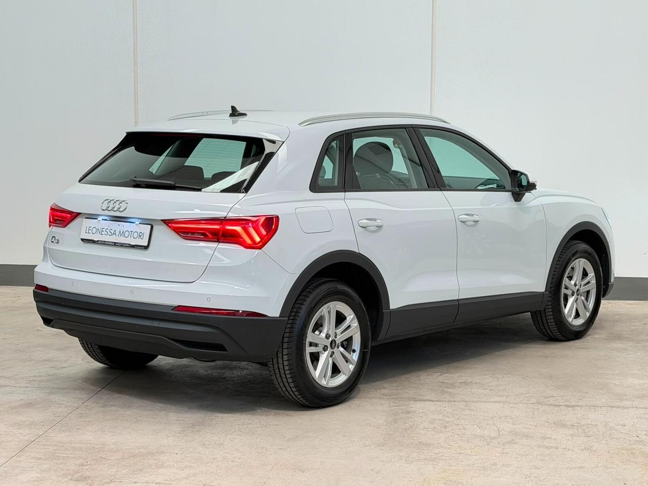 Audi Q3 45 TFSI e S tronic Business
