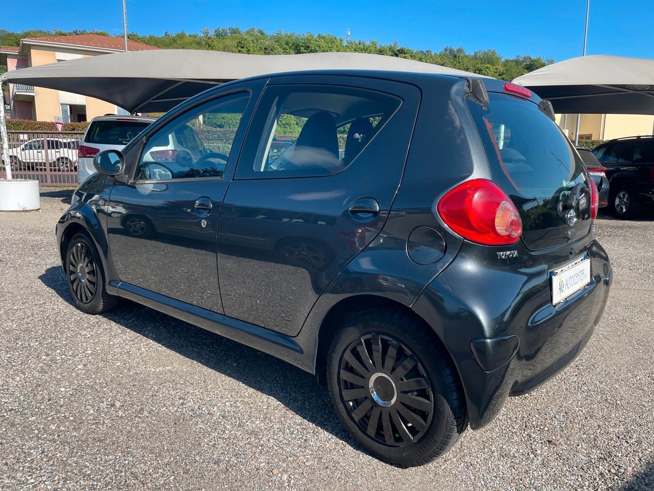 Toyota Aygo I 2005 5p 1.0 Sol m-mt