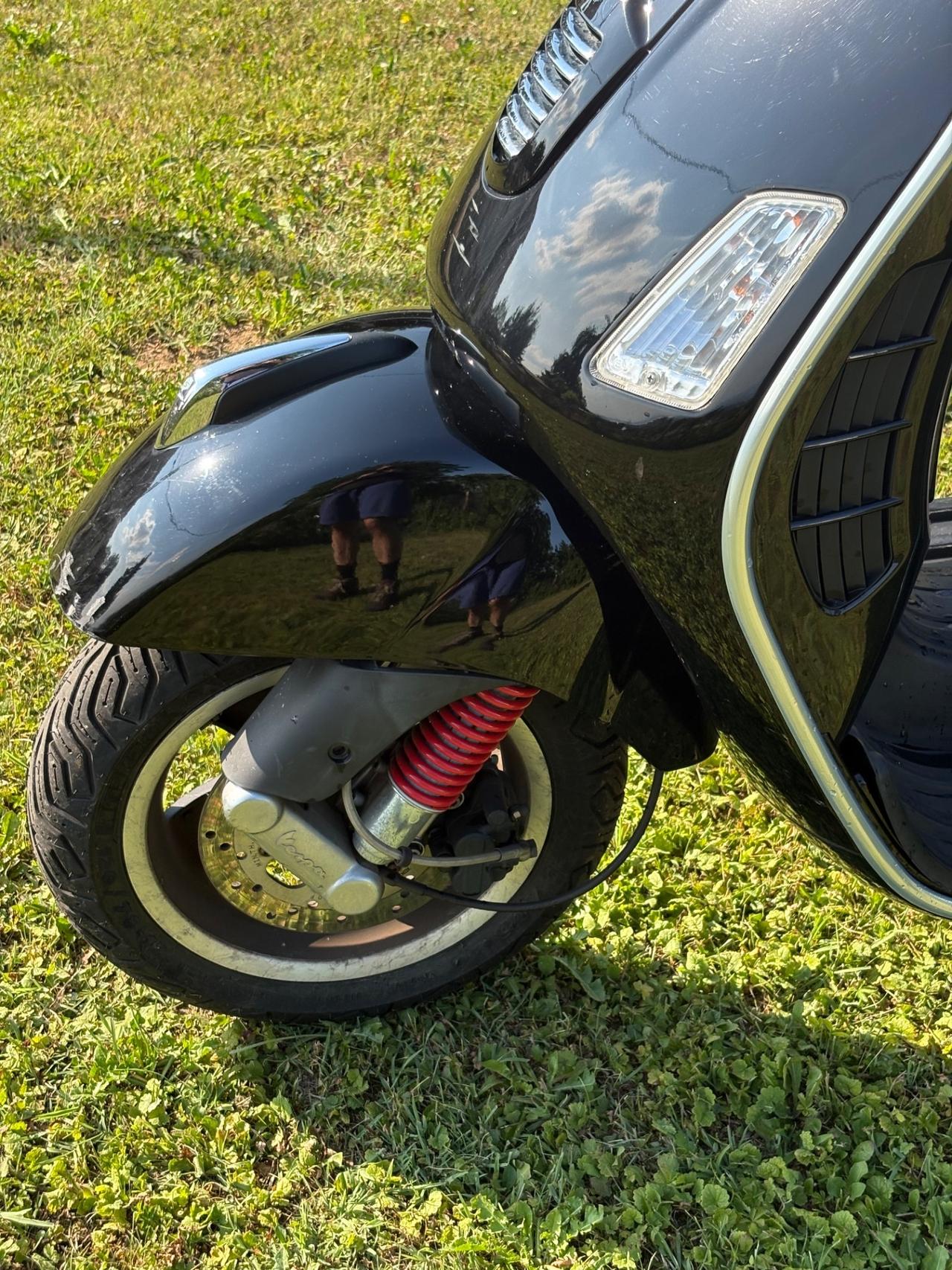 Piaggio Vespa 300 GTS - 2010