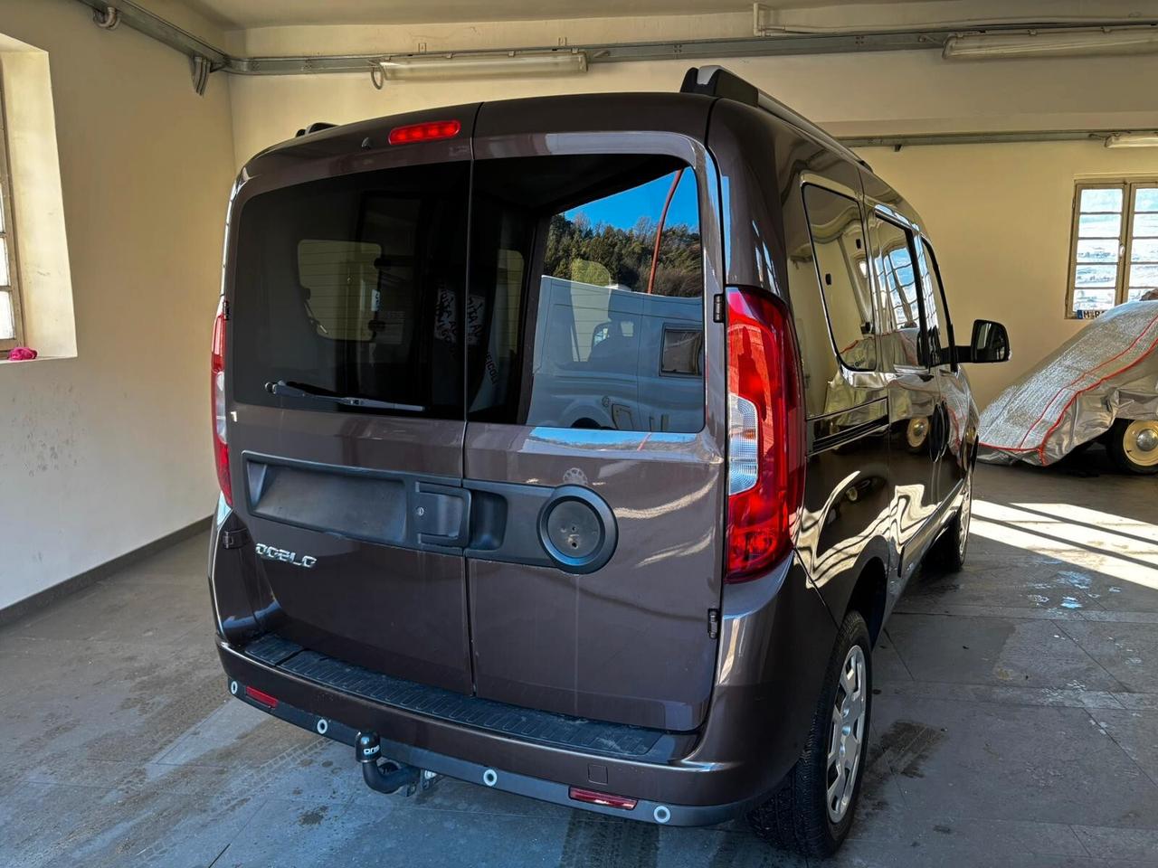 Fiat Doblò 1.4 T-Jet 16V Easy 7 POSTI