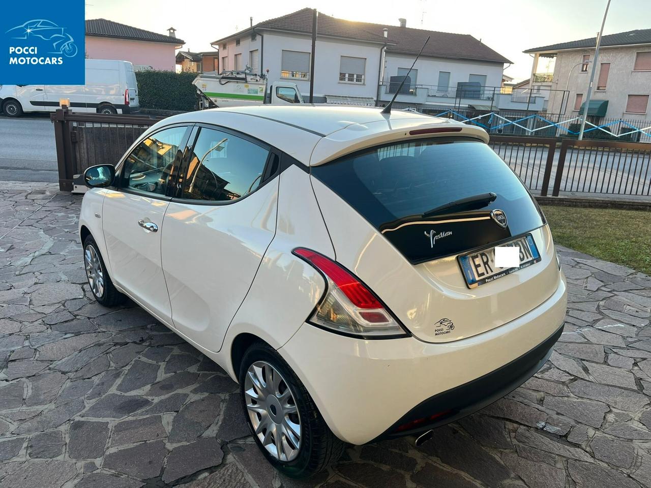 Lancia Ypsilon 1.2 69 CV 5 porte S&S Silver