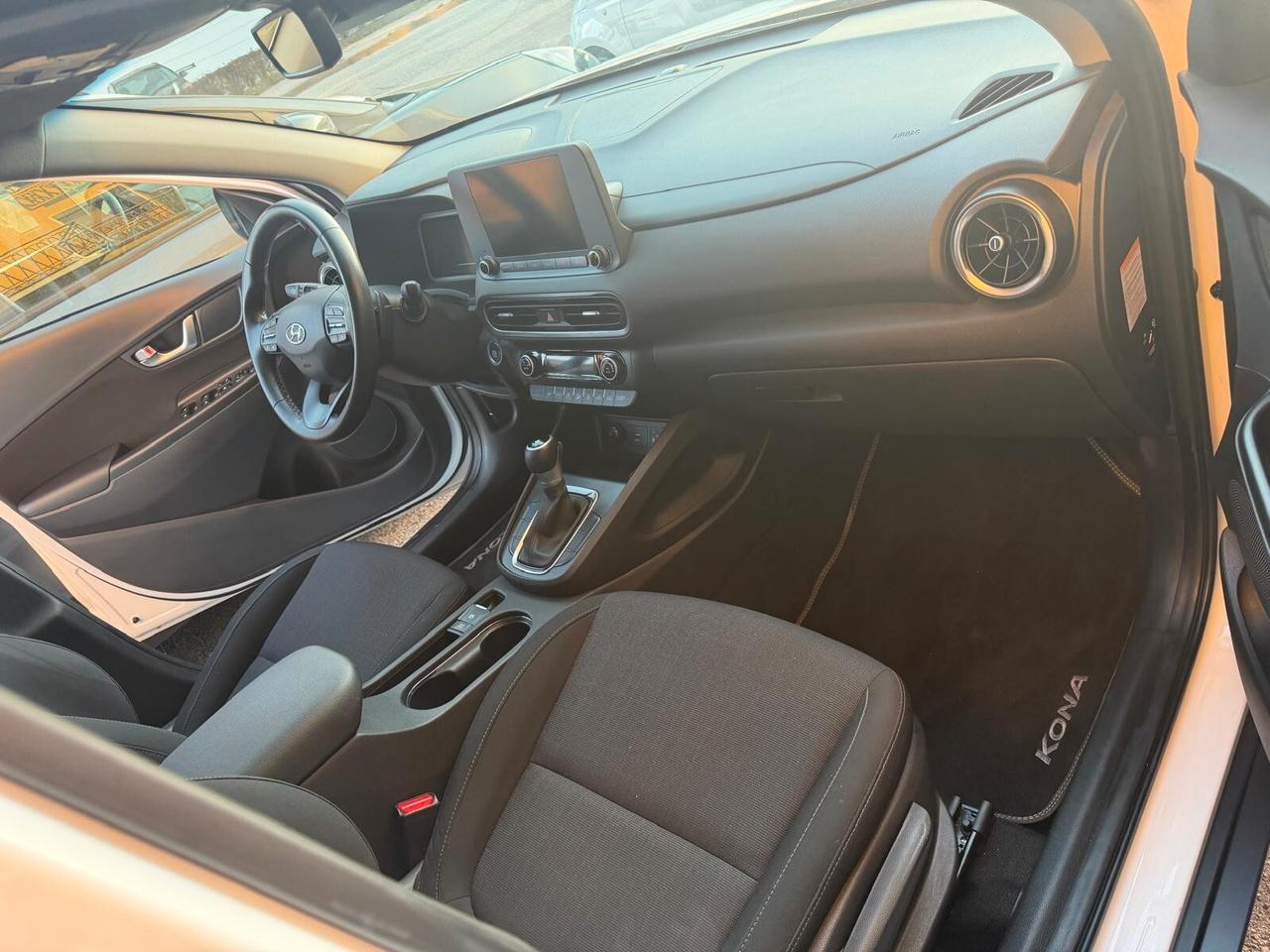 Hyundai Kona HEV 1.6 DCT full hybrid 142 cv
