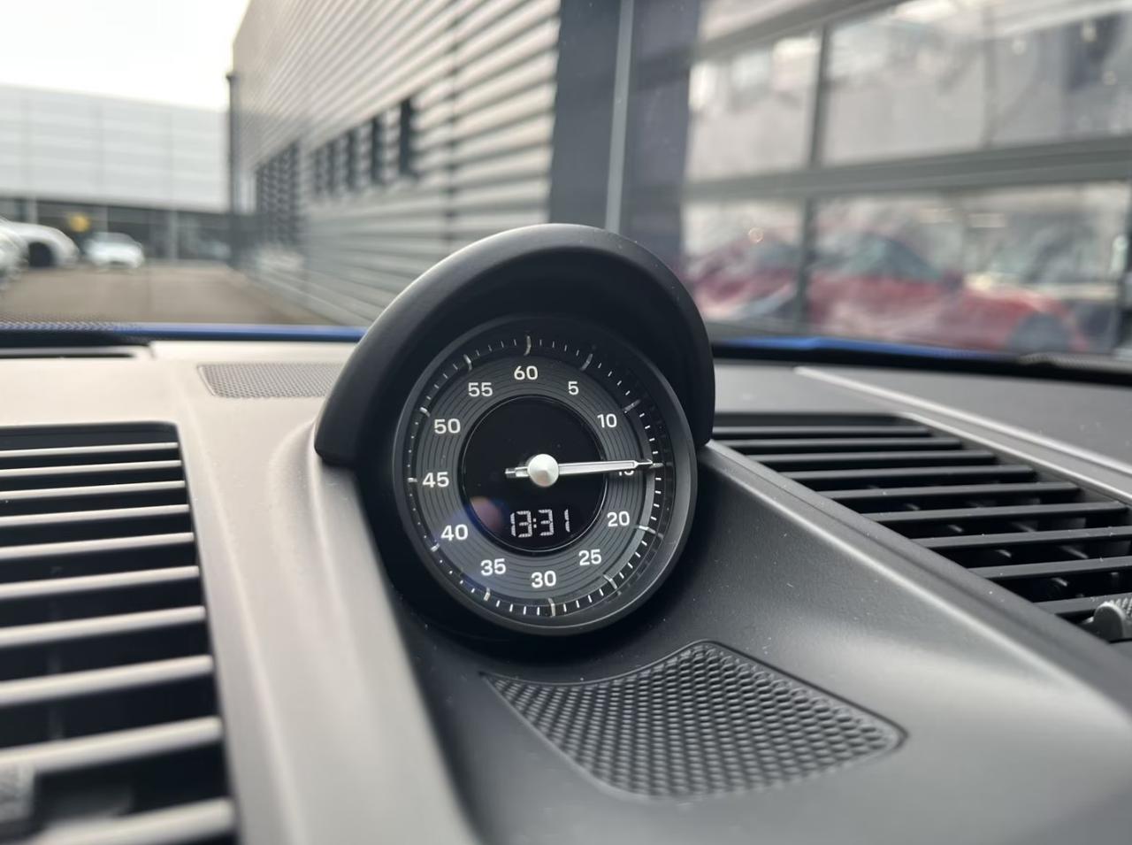 Porsche 911 Coupe 3.6 Carrera GTS Hybrid