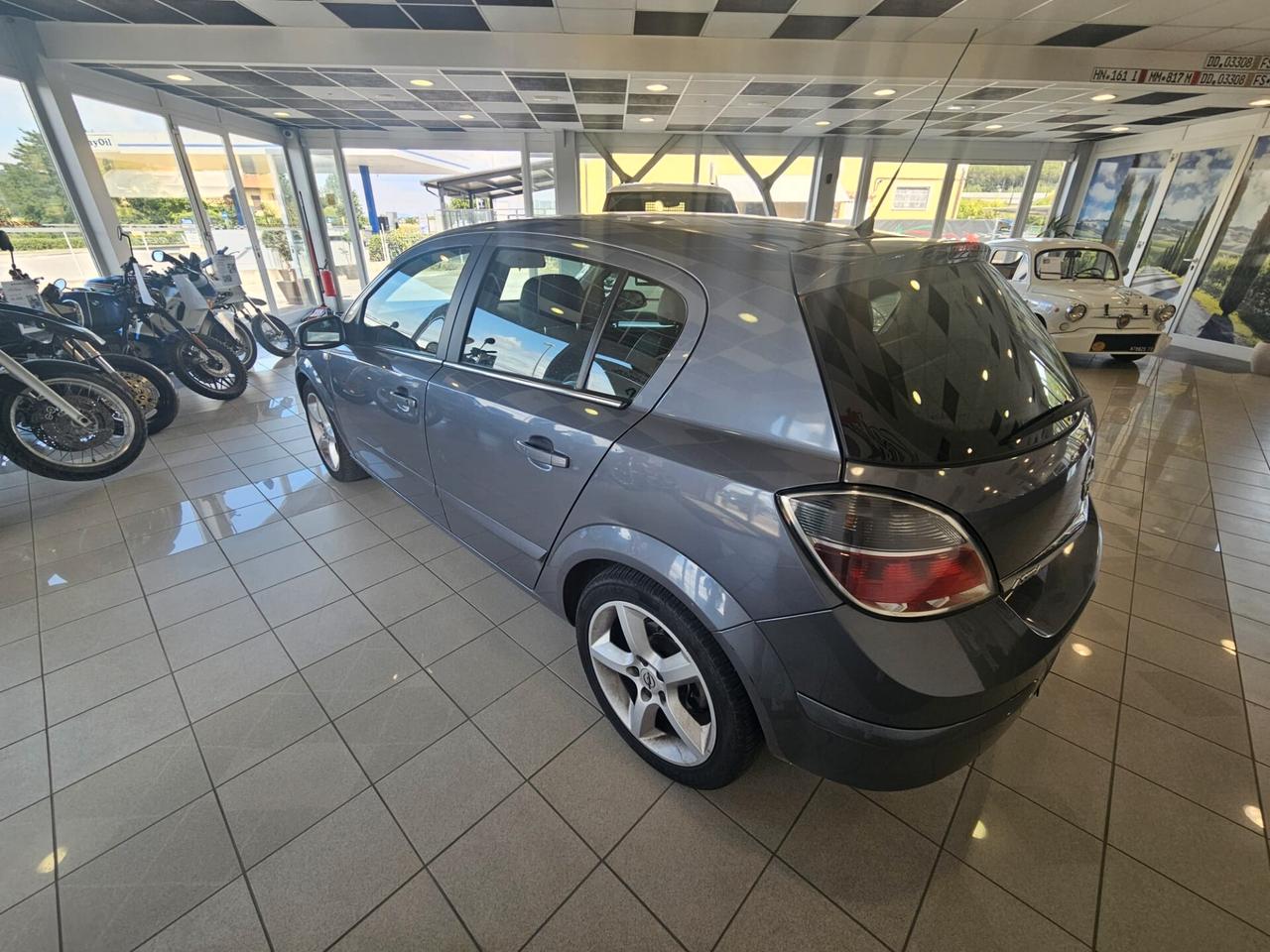 Opel Astra 1.9 CDTI 120CV 5 porte