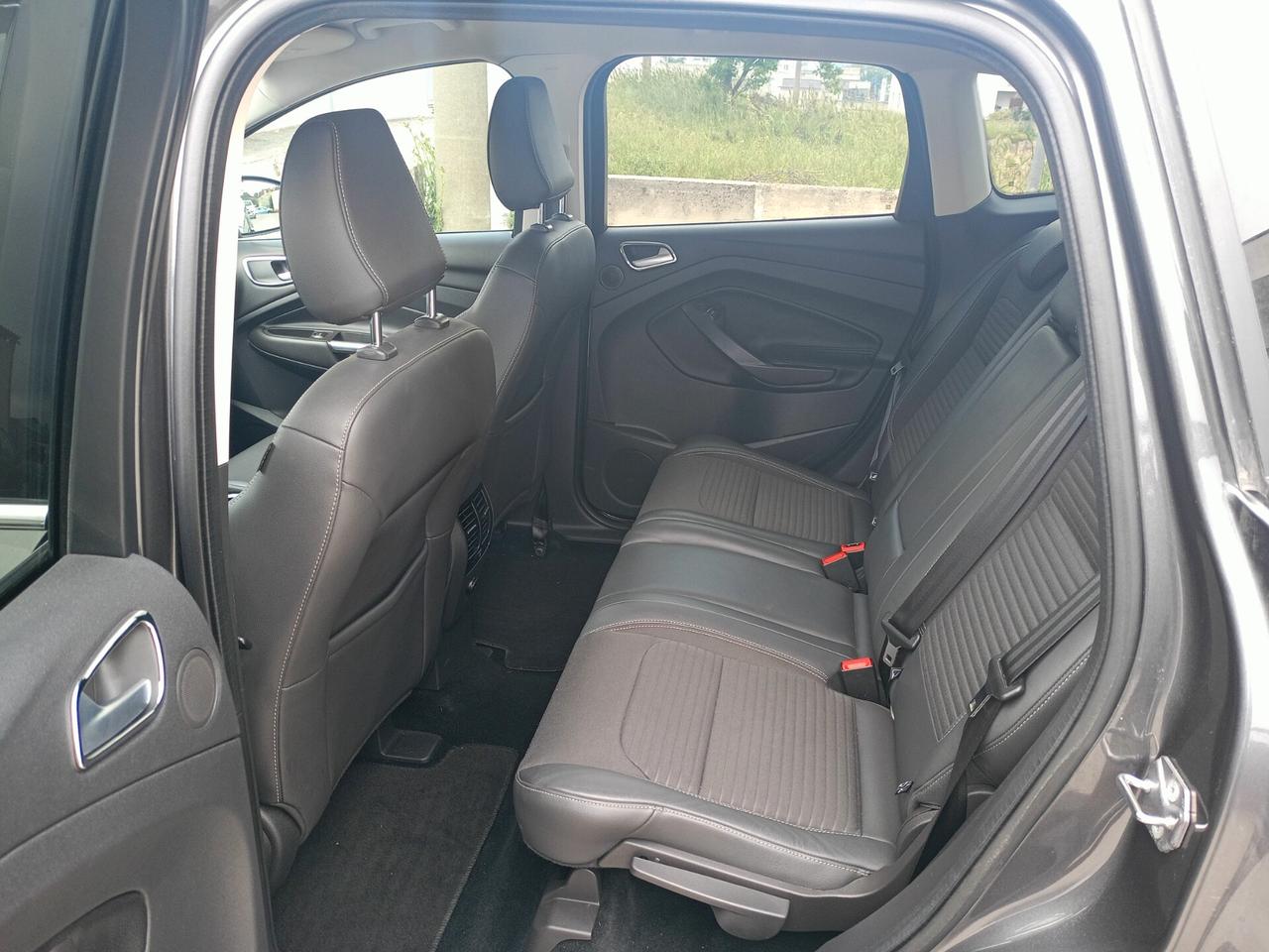 Ford Kuga 1.5 TDCI 120 CV S&S 2WD Titanium