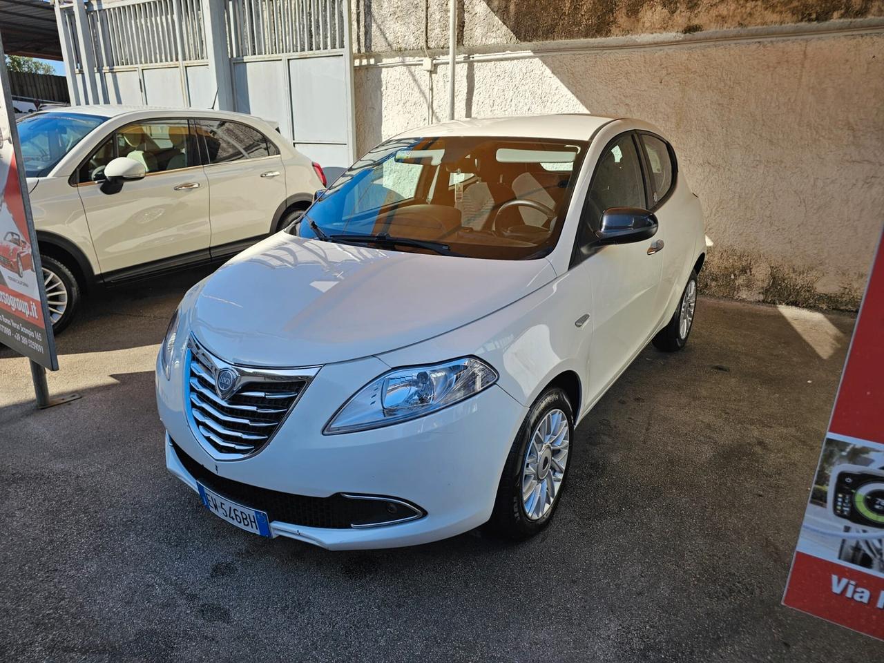 Lancia Ypsilon 0.9 TwinAir 85 CV 5 porte Metano Ecochic Gold