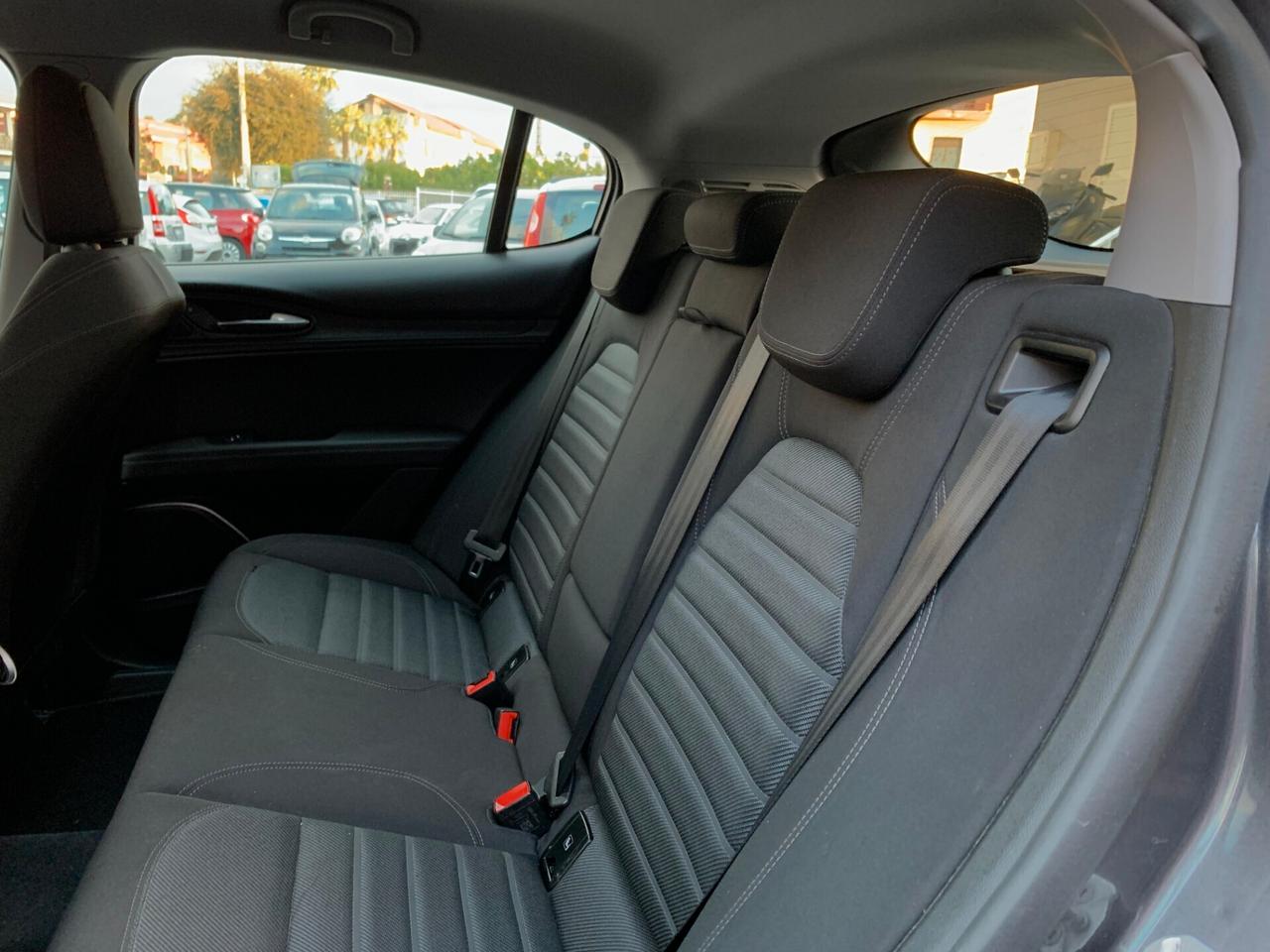 Alfa Romeo Stelvio 2.2 Turbodiesel 160 CV AT8 RWD Business