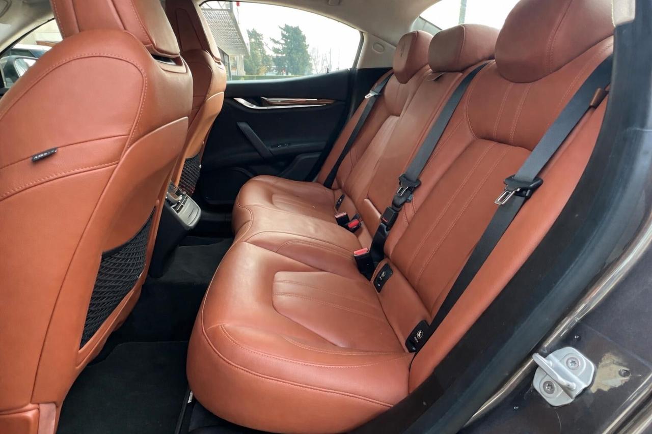 Maserati Ghibli 330 CV MHEV GRANSPORT