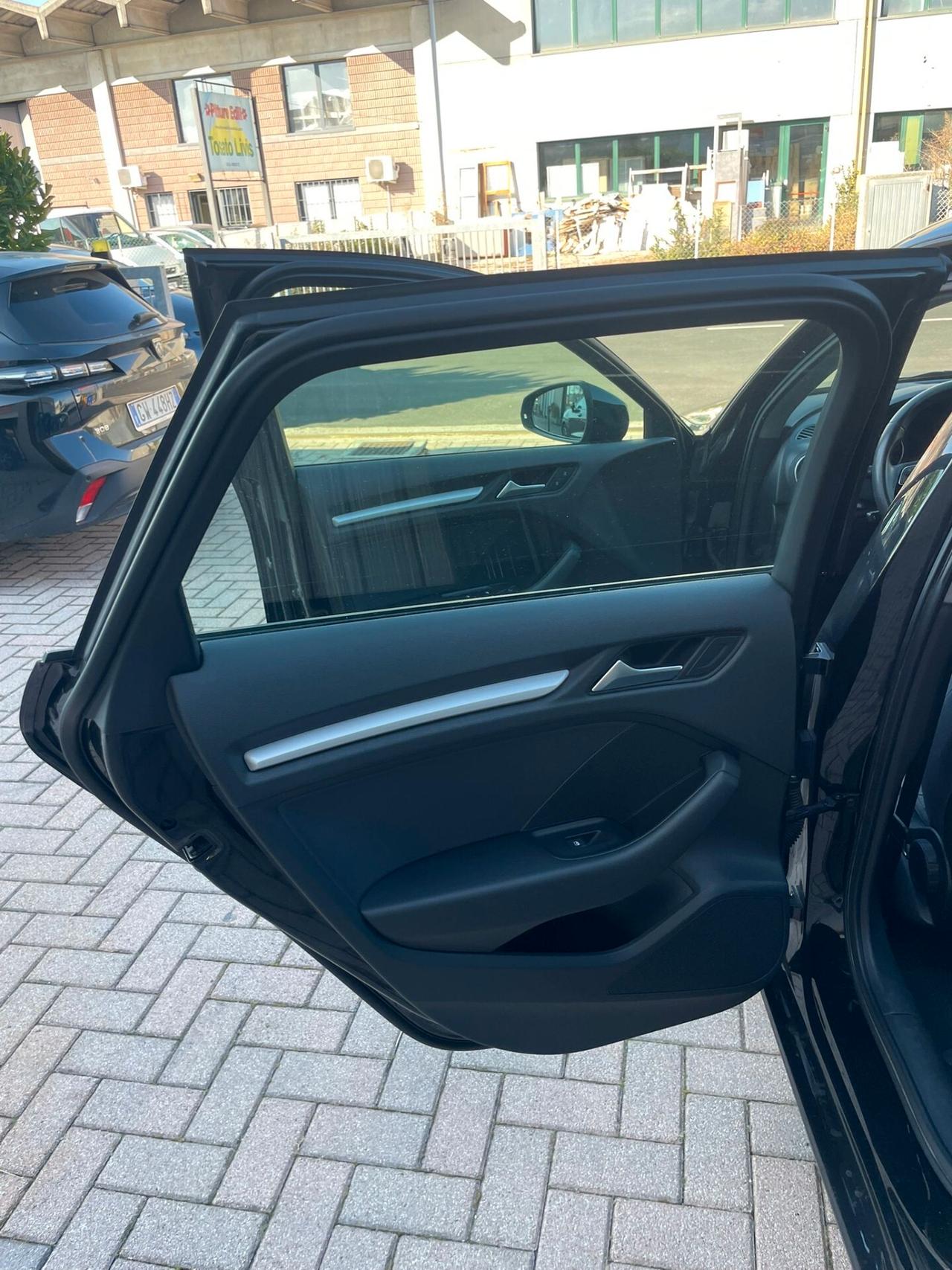 Audi A3 1.6 TDI 116 CV S tronic Sport ok neopatentati