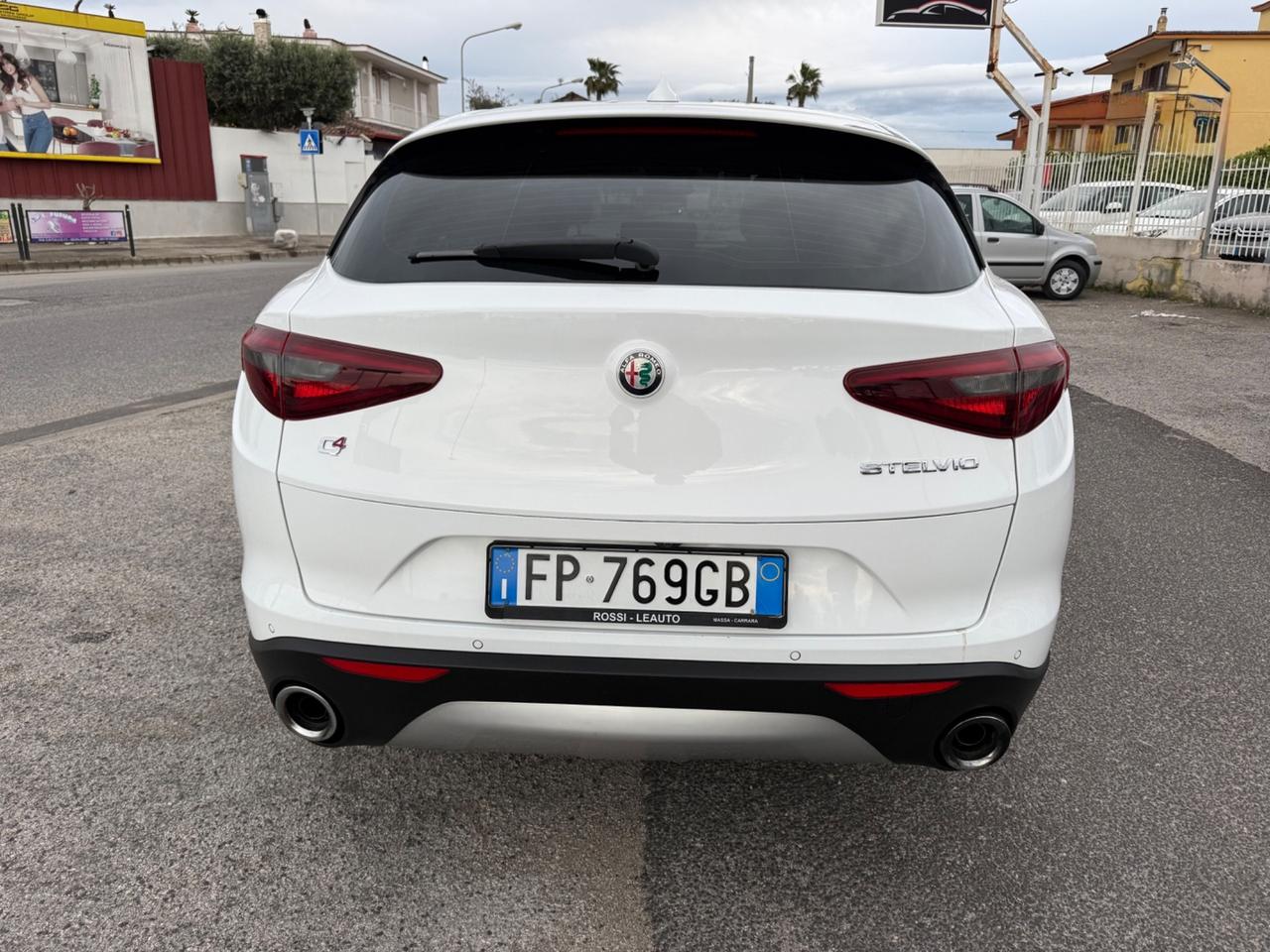 Alfa Romeo Stelvio 2.0 Turbo 200 CV AT8 Q4 Super