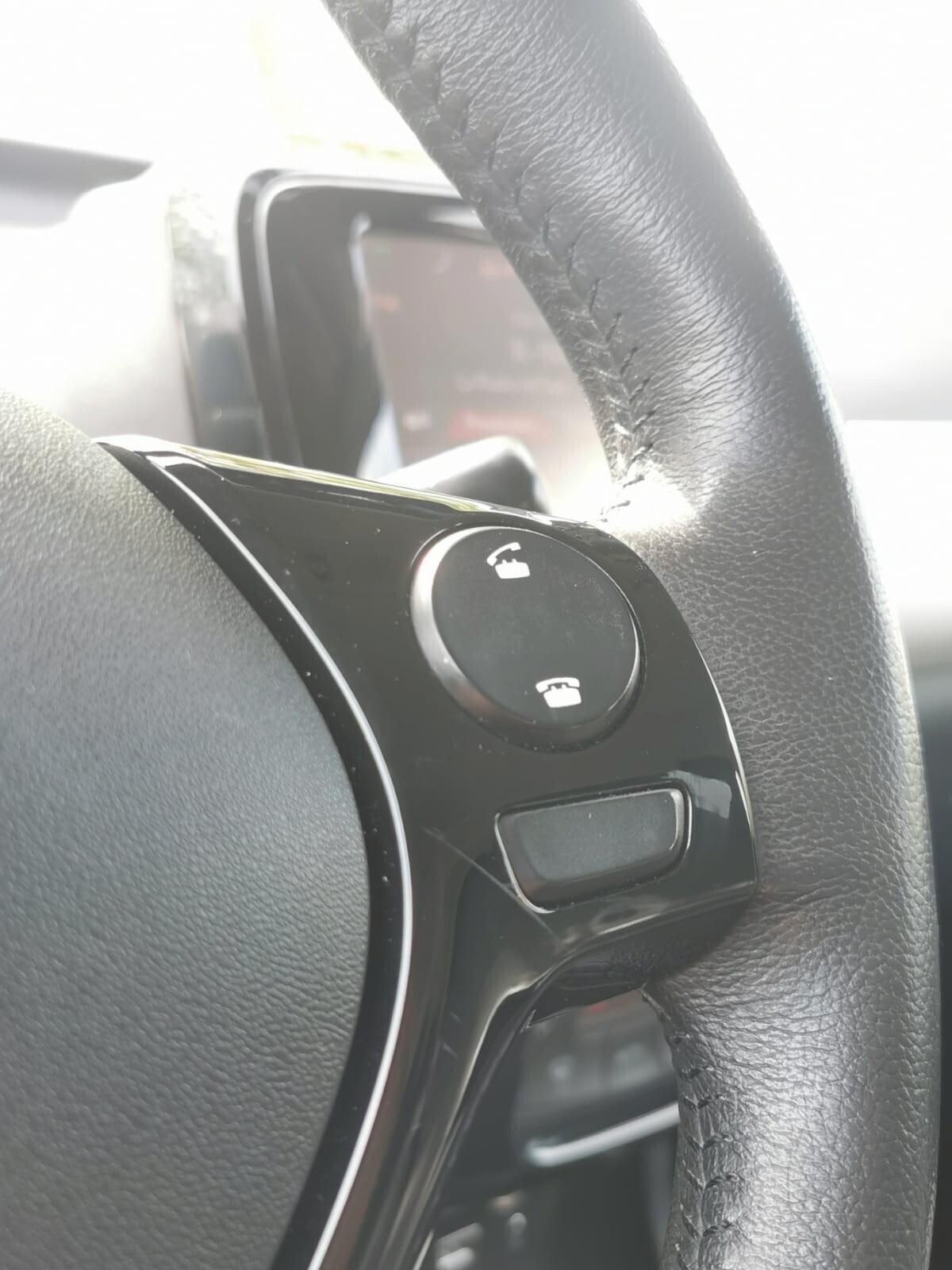 Toyota Aygo 1.0 VVT-i 69 CV 5 porte x-play MMT 2015