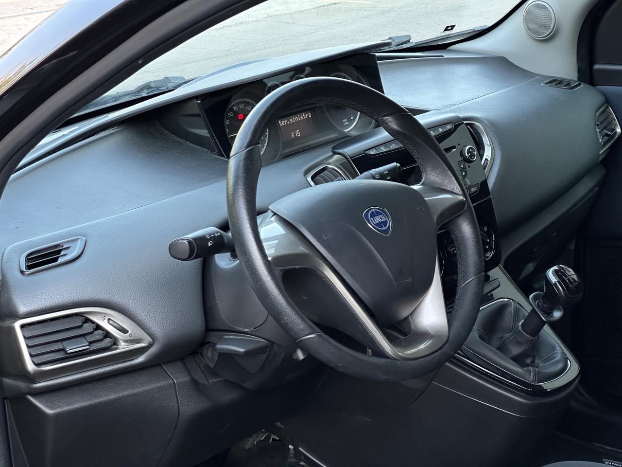 Lancia Ypsilon 1.2 69 CV 5 porte GPL Ecochic Platinum