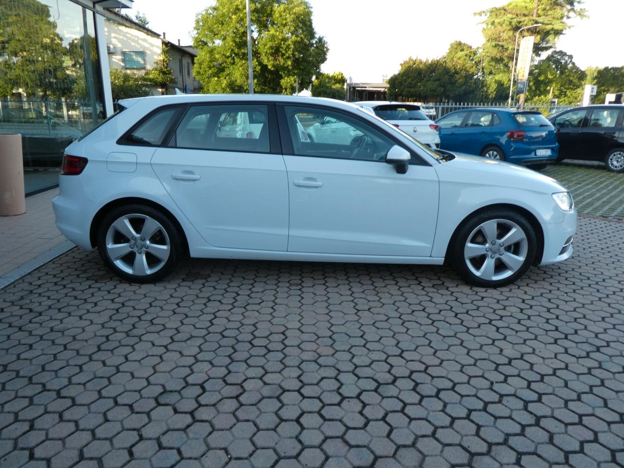 Audi A3 1.6 TDI clean diesel S tronic Ambition OK NEOPATENTATI