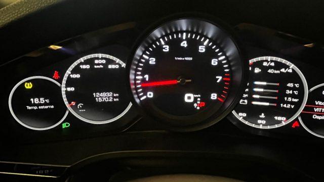 PORSCHE Cayenne 3.0 V6