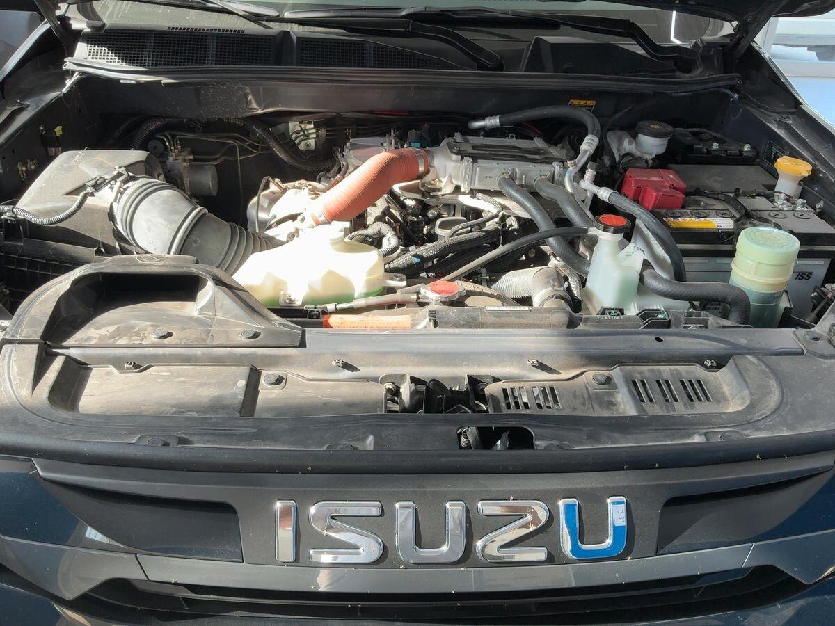 ISUZU D-MAX 1.9 TD Space Cab 4WD L — 163 CV | 11/2024 | 30.551 km