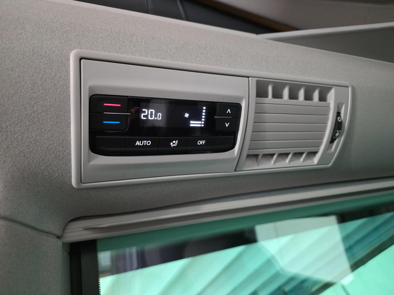 Volkswagen California OCEAN 4motion 4x4 DSG gancio led uniprop italiano