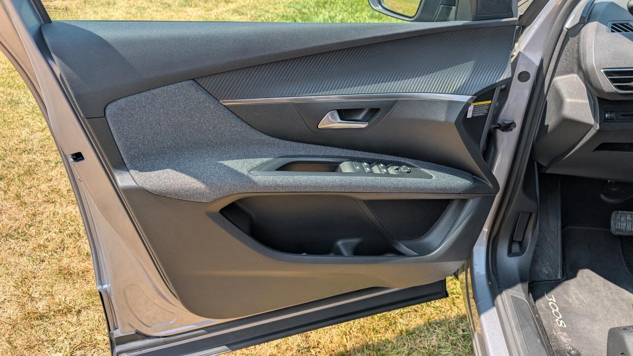 Peugeot 3008 BlueHDi 130 EAT8 TETTO APRIBILE