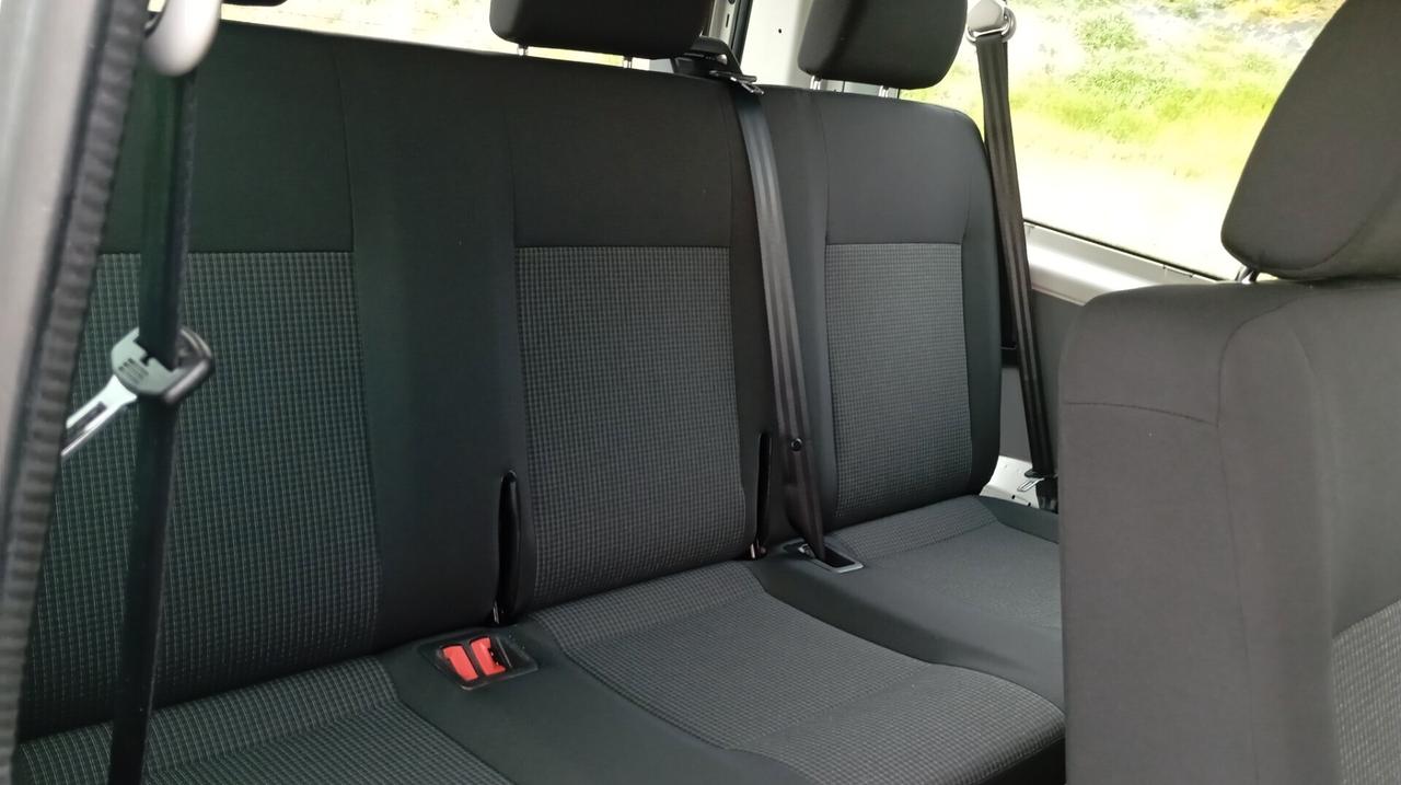 Volkswagen Transporter 2.0 TDI 110CV PL Kombi Business 9 Posti