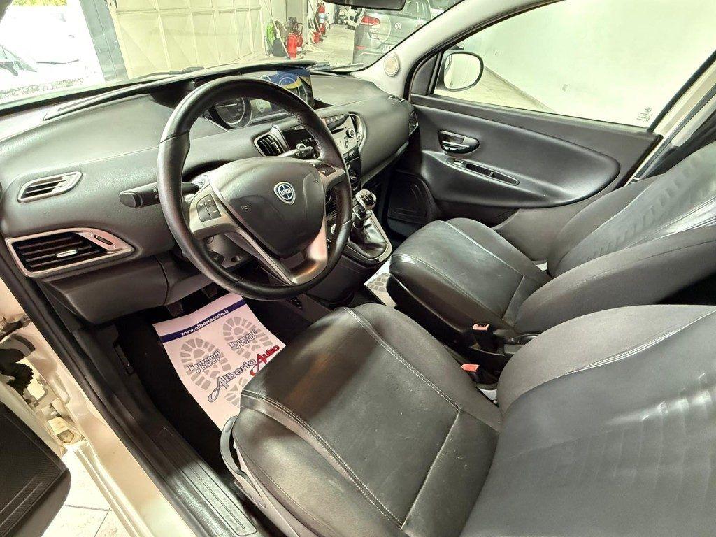 Lancia Ypsilon 1.2 69 CV 5 porte Platinum
