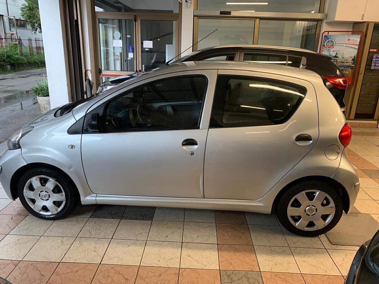 Toyota Aygo 1.0 12V VVT-i 5 porte