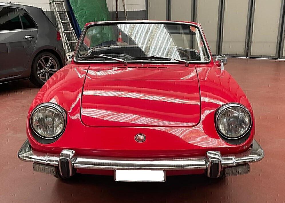 FIAT 850 SPORT SPIDER CON HARD-TOP IN TINTA.