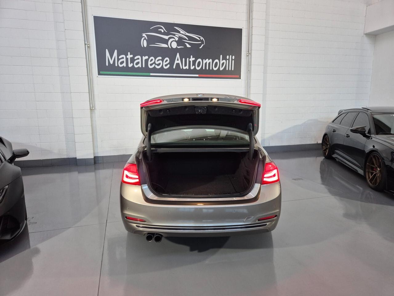 BMW 330e iPerformance Plug-in Hybrid Finanziabile Garanzi