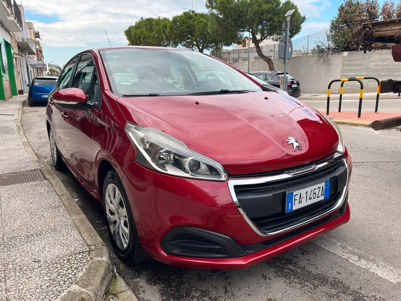 Peugeot 208 1.4 HDi 68 CV 5 porte Allure