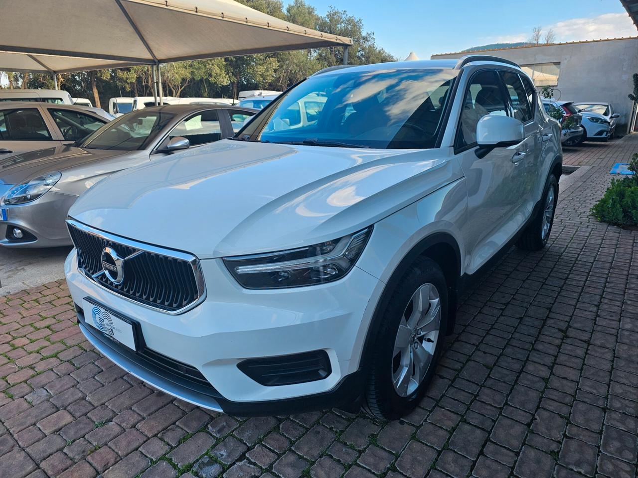 Volvo XC40 D3 AWD Geartronic Momentum Pro