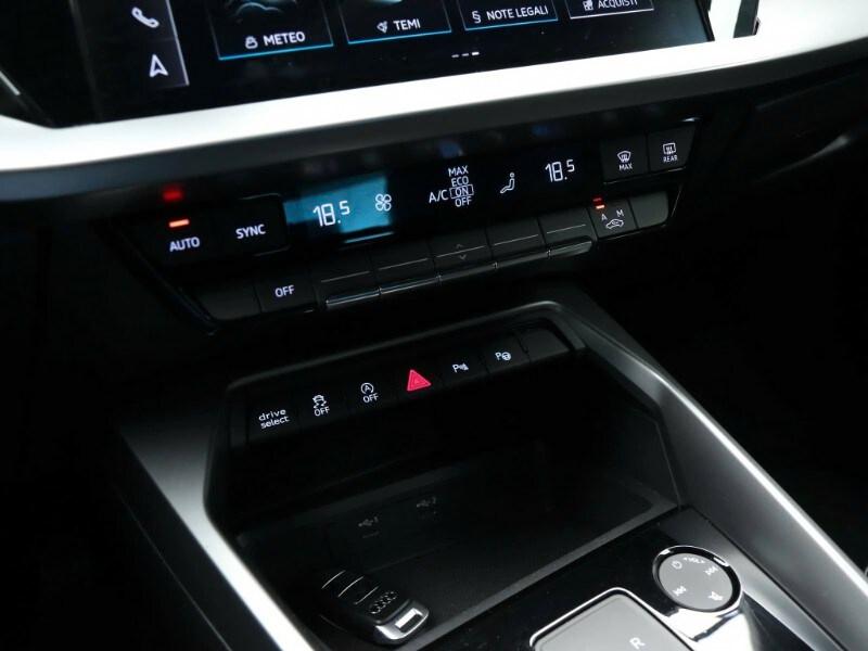 AUDI A3 4ª serie A3 SPB 30 TDI S tronic S line...
