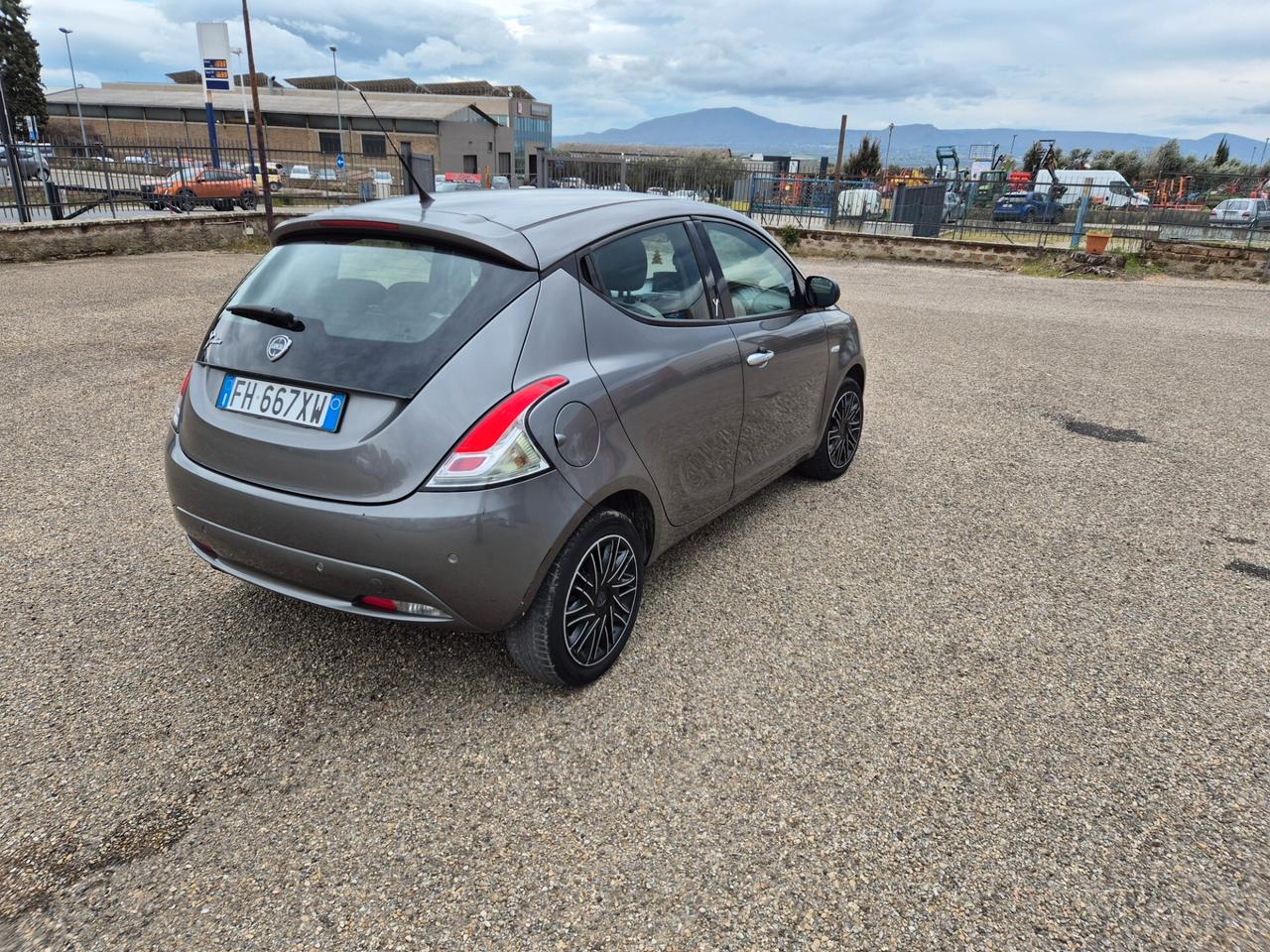 Lancia Ypsilon 1.2 69 CV 5 porte Gold