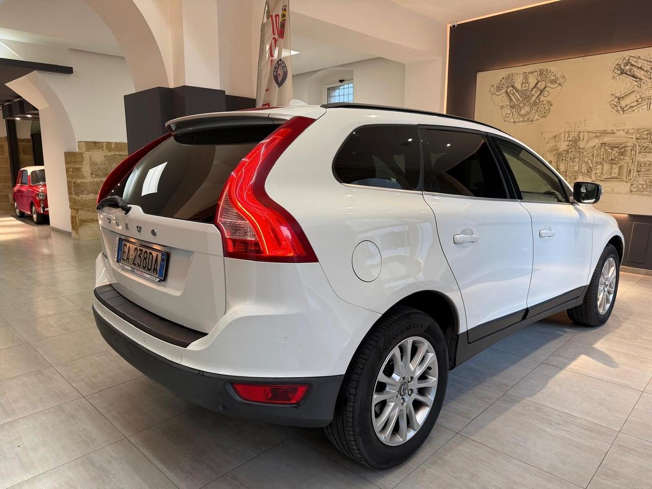 Volvo XC60 2.4 D 175 CV FWD Geartronic Kinetic
