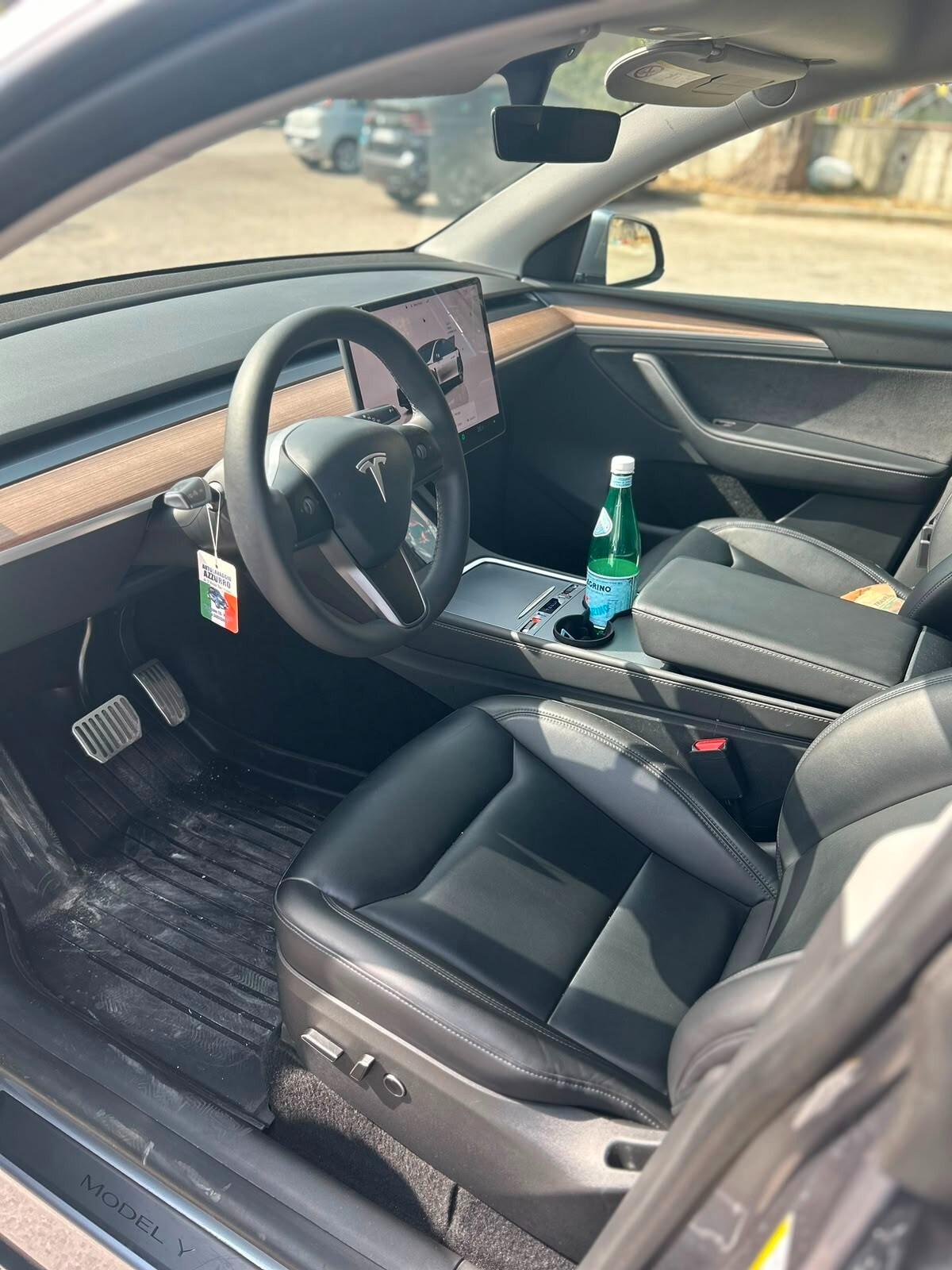 Tesla Model Y Long Range AWD