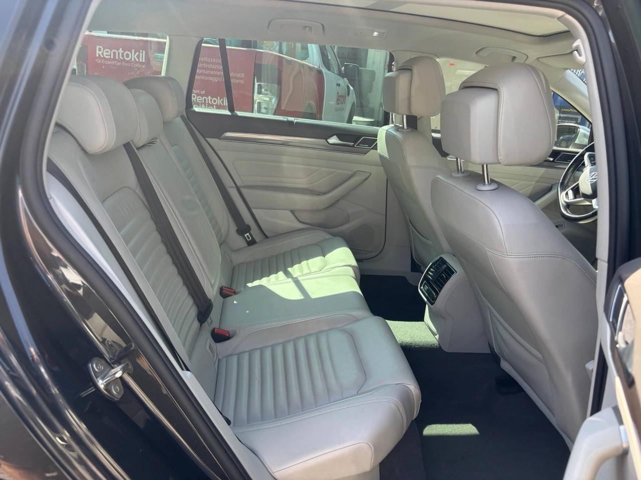 Volkswagen Passat Variant 2.0 TDI SCR 200 CV 4MOTION DSG Executive