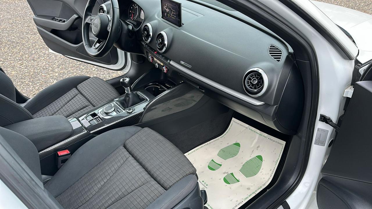 Audi A3 1.0 TFSI S TRONIC ADMIRED