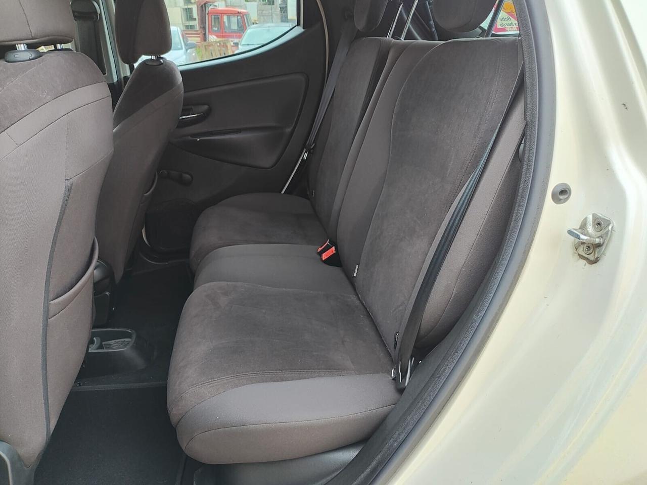 Lancia Ypsilon 0.9 TwinAir 85 CV bianco perla