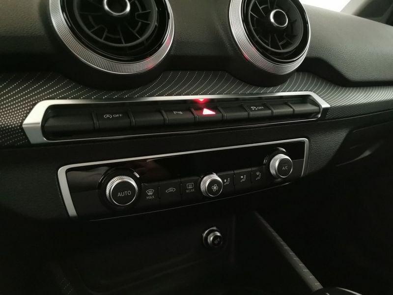 Audi Q2 35 1.5 tfsi Identity Black s-tronic