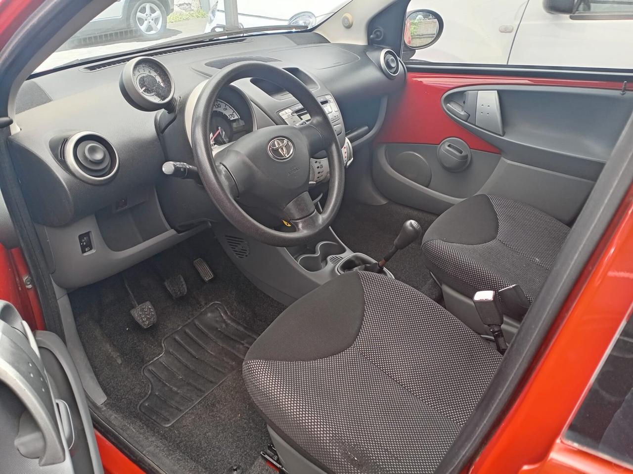 Toyota Aygo 1.0 12V VVT-i 5 porte Sol