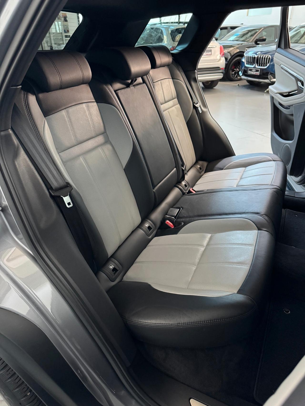 Land Rover Range Rover Evoque R-Dynamic SE mhev D150 2.0cc 150cv IVA Esposta