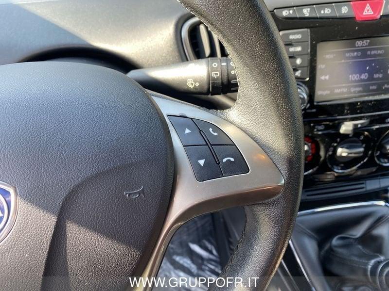 Lancia Ypsilon 1.2 69 CV 5 porte Silver